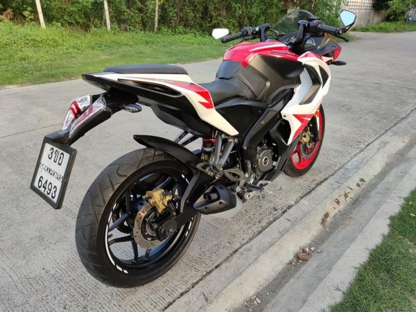 Bajaj pulsar RS200  ABS รูปที่ 1